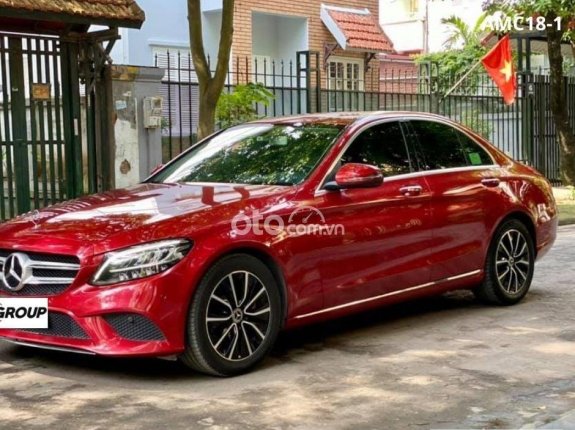 Cần bán Mercedes C200 đời 2019, màu đỏ
