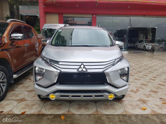 Bán xe Mitsubishi Xpander 1.5 AT đời 2019, màu bạc số tự động, 530tr