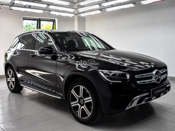 Mercedes-Benz GLC200 4Matic, triết khấu lên tới 130 triệu, tặng 2 năm bảo dưỡng