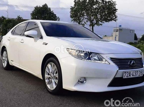 Bán Lexus ES 300h sản xuất 2013, màu trắng, xe nhập còn mới