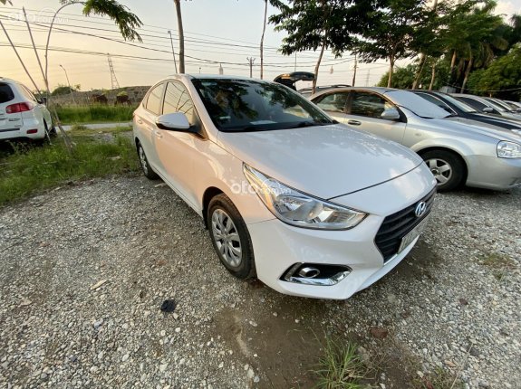 Bán Hyundai Accent sản xuất 2019, xe gia đình, giá 385tr