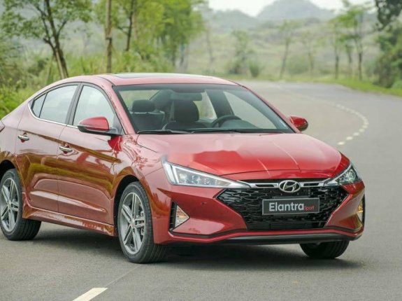 Cần bán Hyundai Elantra đời 2021, màu đỏ