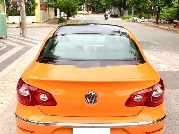 Cần bán lại xe Volkswagen Passat năm 2010, màu vàng, xe nhập