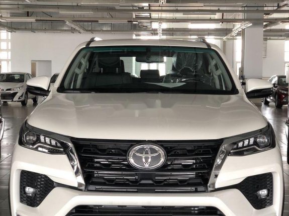 Bán xe Toyota Fortuner đời 2021, màu trắng