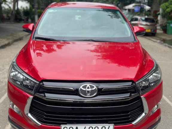 Bán Toyota Innova đời 2018, màu đỏ, 680tr