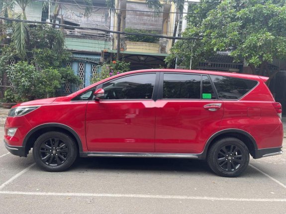 Bán Toyota Innova đời 2018, màu đỏ, 680tr