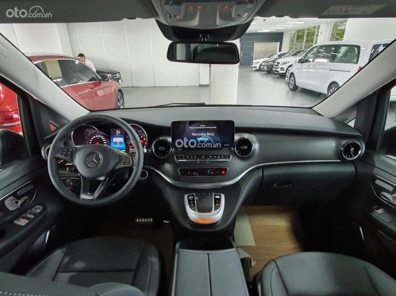 Mercedes-Benz V250 AMG 2023 - Màu đen, nhập khẩu