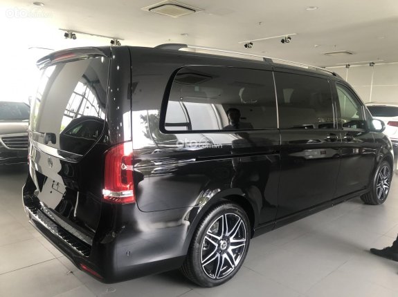 Mercedes-Benz V250 AMG 2023 - Màu đen, nhập khẩu