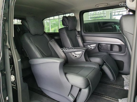 Mercedes-Benz V250 AMG 2023 - Màu đen, nhập khẩu