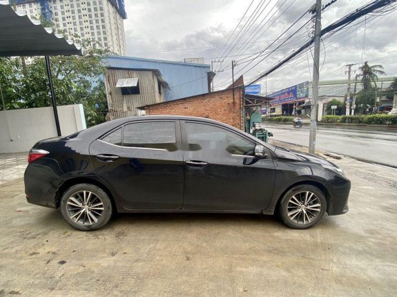 Cần bán gấp Toyota Corolla Altis 1.8G 2018, màu đen, 625 triệu