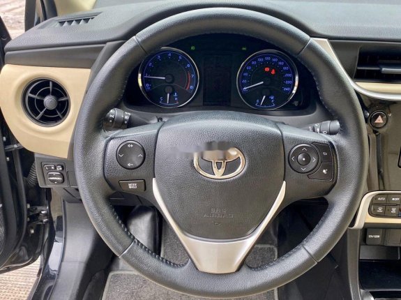 Cần bán gấp Toyota Corolla Altis 1.8G 2018, màu đen, 625 triệu