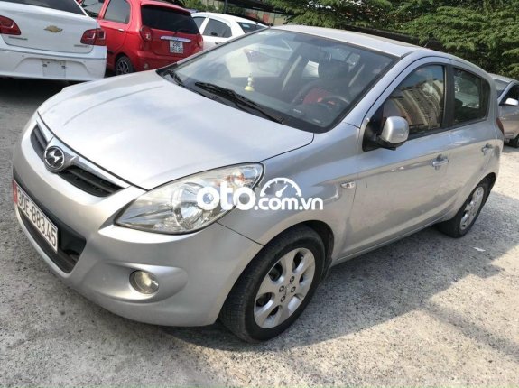 Cần bán gấp Hyundai i20 1.4 AT 2010, màu bạc, nhập khẩu nguyên chiếc, 268 triệu