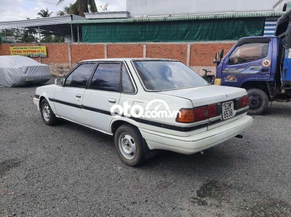 Cần bán Toyota Corona sản xuất 1986, màu trắng, nhập khẩu