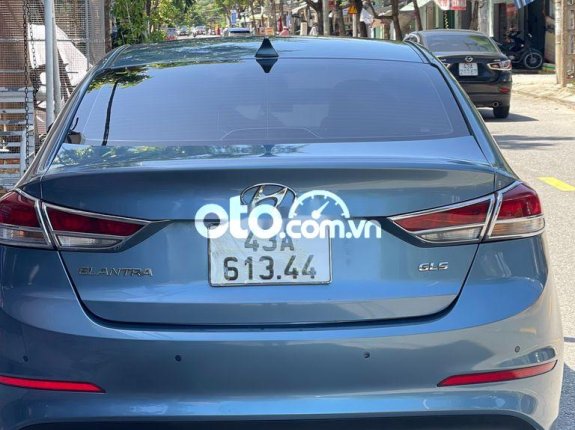 Cần bán lại xe Hyundai Elantra sản xuất 2017, màu xanh lam  