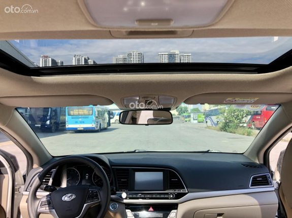 Bán Hyundai Elantra đăng ký 2018 xe gia đình giá chỉ 558tr