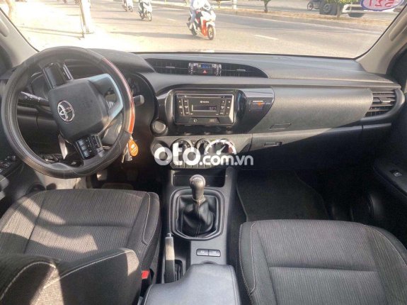 Cần bán xe Toyota Hilux sản xuất 2016, màu xám, xe nhập 
