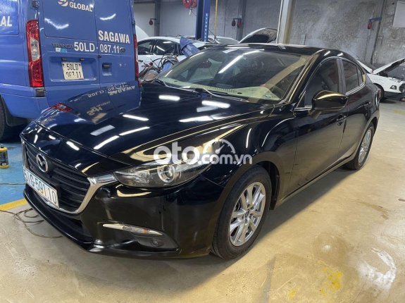 Cần bán xe Mazda 3 sản xuất 2018, màu đen còn mới