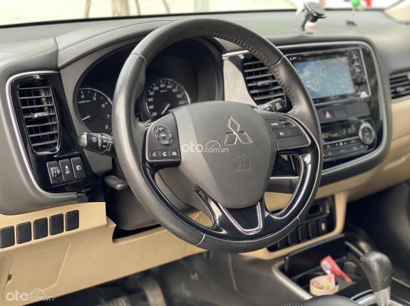 Cần bán Mitsubishi Outlander 2.0 CVT sản xuất 2018 rất mới