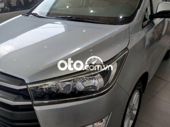 Bán ô tô Toyota Innova 2.0E đời 2016, màu bạc xe gia đình, giá chỉ 465 triệu