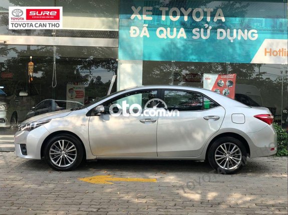 Bán Toyota Corolla Altis 1.8G 2017, màu bạc còn mới