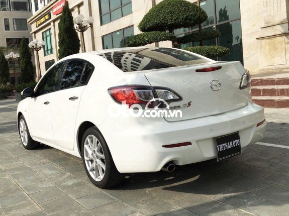 Cần bán gấp Mazda 3 1.6AT sản xuất năm 2013, màu trắng giá cạnh tranh