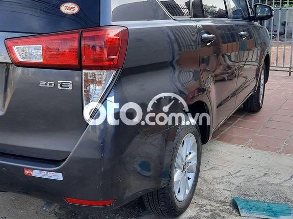 Bán xe Toyota Innova sản xuất 2018, màu đen, 520tr