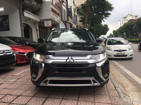 Bán Mitsubishi Outlander 2.0 CVT Premium 2020, màu đen, giá tốt