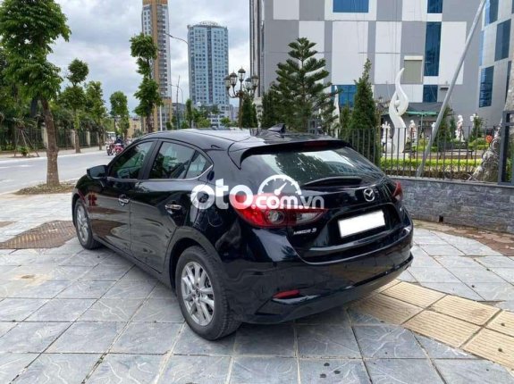 Cần bán Mazda 3 sản xuất năm 2018, màu đen, giá chỉ 550 triệu