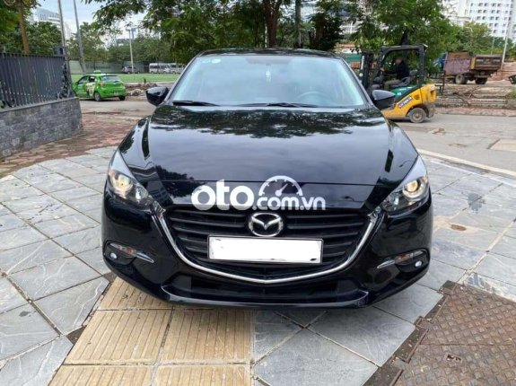 Cần bán Mazda 3 sản xuất năm 2018, màu đen, giá chỉ 550 triệu