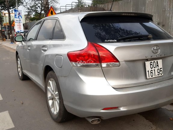 Cần bán gấp Toyota Venza sản xuất 2009, giá tốt