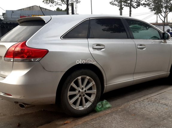 Cần bán gấp Toyota Venza sản xuất 2009, giá tốt