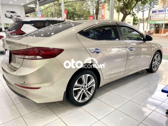 Cần bán lại xe Hyundai Elantra GLS 2.0 AT đời 2018 còn mới, giá 550tr