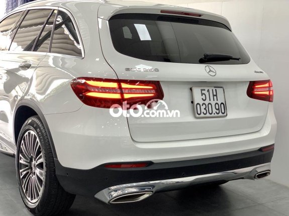 Bán Mercedes GLC 250 đời 2019, màu trắng còn mới