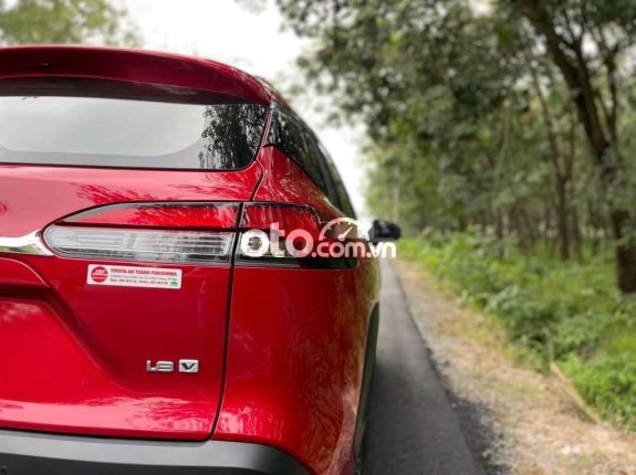 Cần bán gấp Toyota Corolla Cross 1.8V năm sản xuất 2020, màu đỏ xe gia đình, giá 865tr