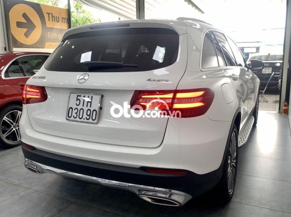 Bán Mercedes GLC 250 đời 2019, màu trắng còn mới