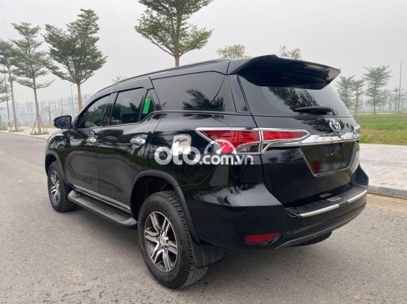 Cần bán xe Toyota Fortuner 2.4 G 2018, màu đen số tự động, giá 948tr