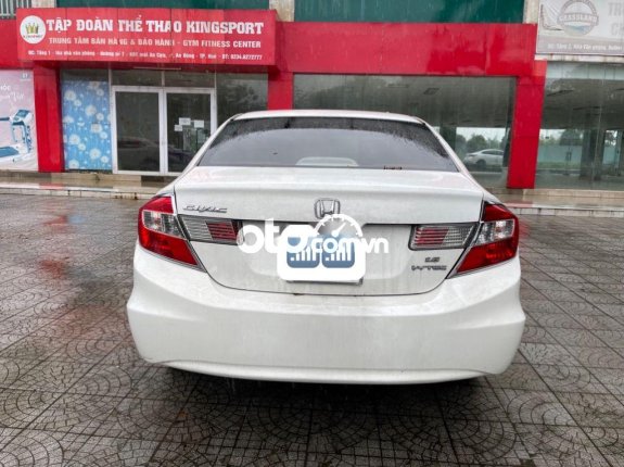 Cần bán gấp Honda Civic 1.8AT đời 2015, màu trắng chính chủ