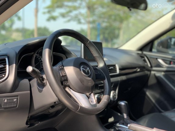 Mazda 3 1.5 AT 2016