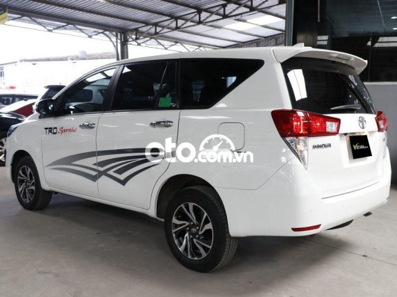Bán xe Toyota Innova E 2.0MT sản xuất năm 2020, màu trắng