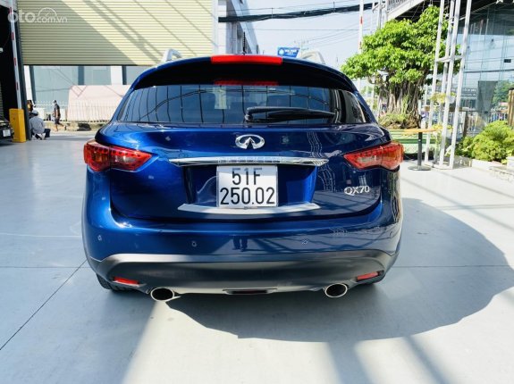 Infiniti QX70 2015 - Bán xe Infiniti QX70 sản xuất 2015, xe cực sang siêu lướt, biển thành phố, odo 42.000km
