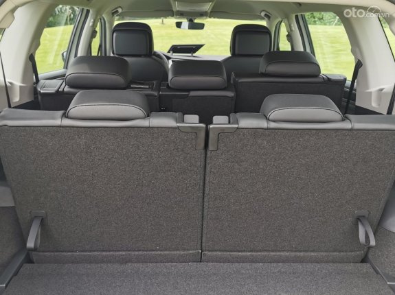 Volkswagen Tiguan Elegance 2021 - Màu trắng Châu Âu tuyệt đẹp, sẵn giao ngay 2.0 Turbo SUV 7 chỗ gầm cao cho gia đình, dẫn động 2 cầu