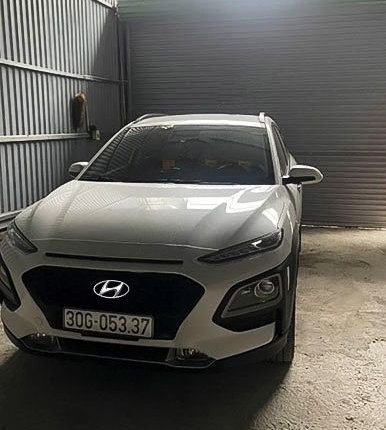 Cần bán Hyundai Kona 2.0 ATH đời 2019, màu trắng chính chủ