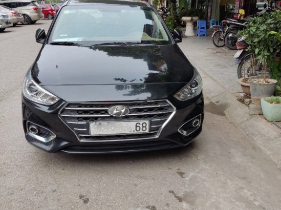 Bán ô tô Hyundai Accent 1.4 AT sản xuất 2018, màu đen còn mới