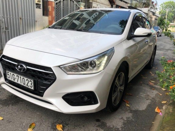 Cần bán Hyundai Accent 2018, màu trắng
