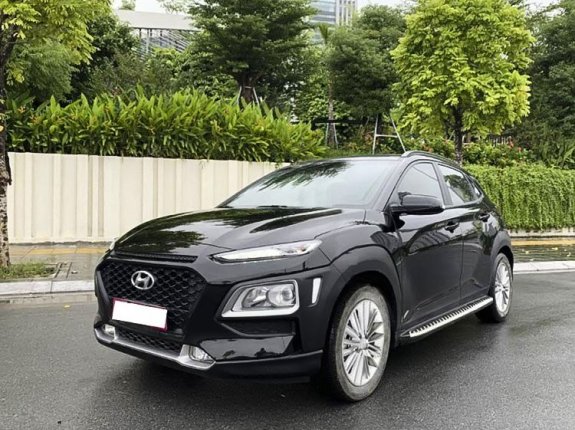 Cần bán lại xe Hyundai Kona 2.0AT đời 2019, màu đen còn mới