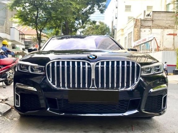 Cần bán BMW 730Li năm sản xuất 2021, màu đen, xe nhập