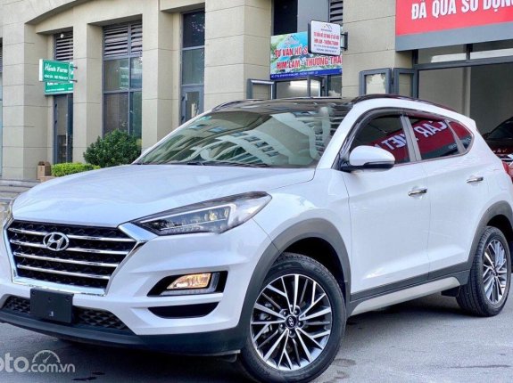 Bán Hyundai Tucson 2.0ATH sản xuất năm 2021, màu trắng chính chủ, 869tr