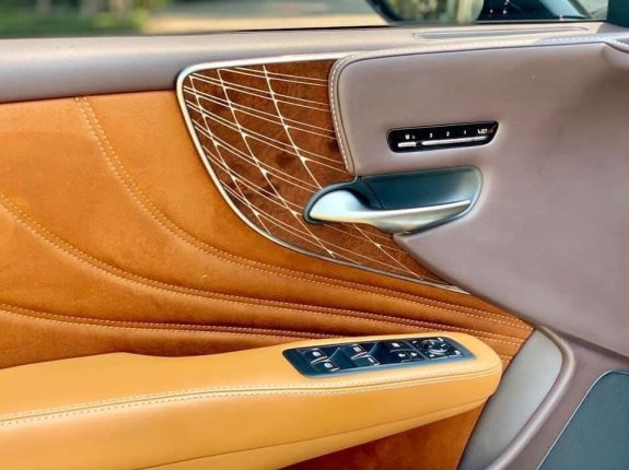 Lexus LS 500h 2017 - Chiếc Sedan đắt nhất, đẹp nhất của Lexus, biển Hà Nội cực vip