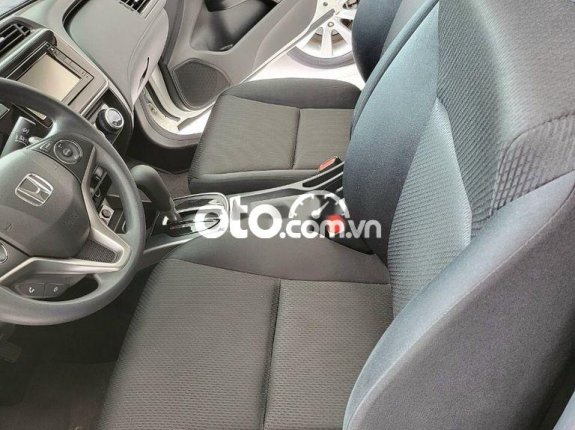 Cần bán lại xe Honda City 1.5 CVT năm sản xuất 2018, màu trắng, giá tốt