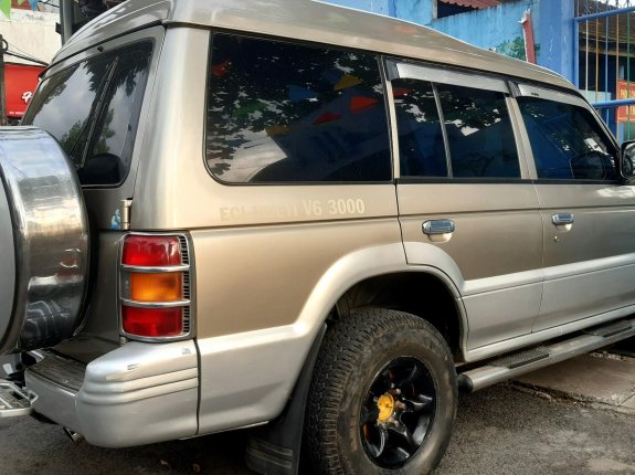 Mitsubishi Pajero 3.0 hai cầu 10/2004 xe còn zin hơn 80%